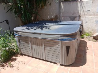 Jacuzzi 6 plazas azul y blanco