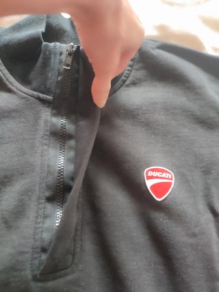 Felpa Ducati nera e rossa
