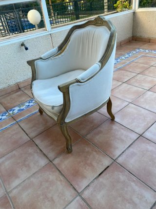 Sillón tapizado estilo Luis XV