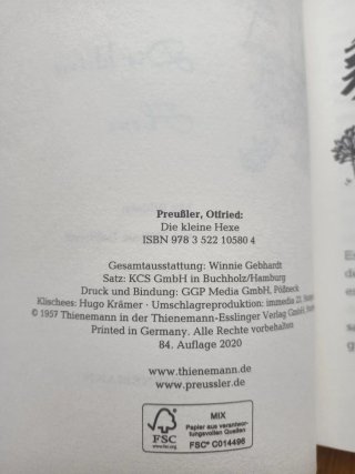 Libro "Die kleine Hexe" en alemán