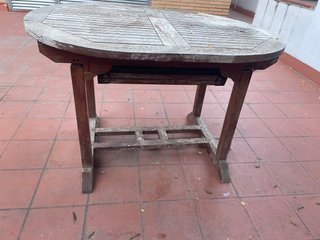 Mesa de madera teca exterior