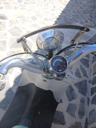 Aprilia Scooter Azul y Blanco con Papeles
