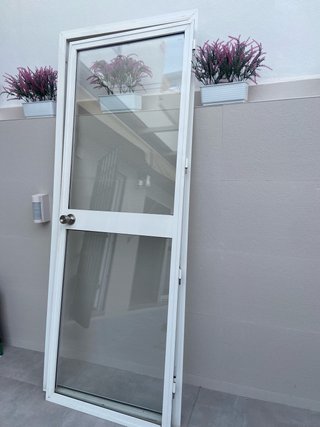 Puerta de aluminio