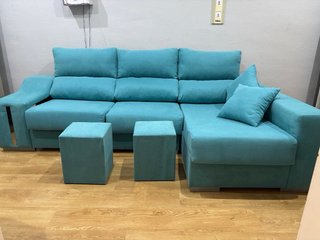 Sofá cama cheislonge con pufs