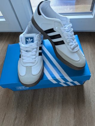 Zapatillas Adidas Samba Beige y Blancas