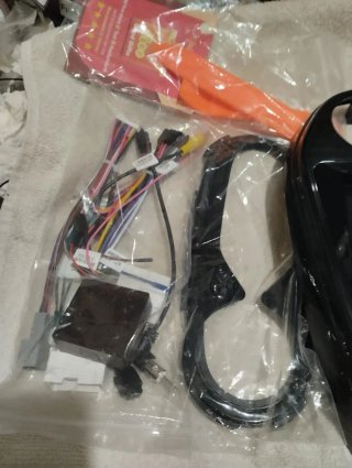 Marco Radio Renault Captur con los cables