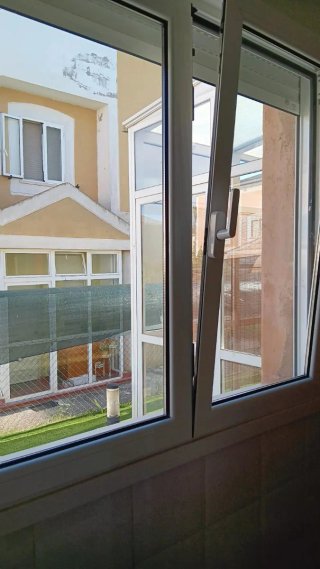 Ventana Cortizo 139x116cm Oscilobatiente