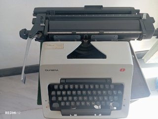 Máquina de escribir Olympia