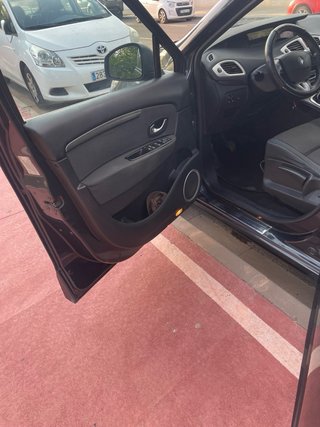 Renault Grand Scenic 2011