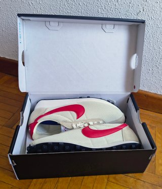 Zapatilla Nike LD1000 Crema/Roja Talla 38.5 24.1cm