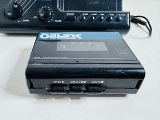 Brigmton AM/FM Clock Radio Removable Walkman Casse
