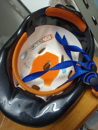 Casco infantil bici azul y blanco