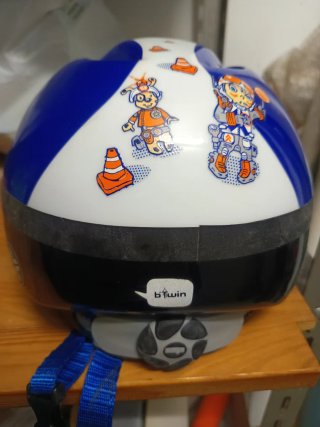 Casco infantil bici azul y blanco