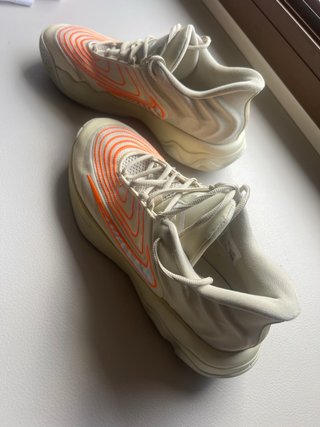 Zapatillas Nike Beige y Naranja Talla 42.5