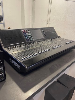 Yamaha CL5 + Rio 3224D Mesa Mezclas