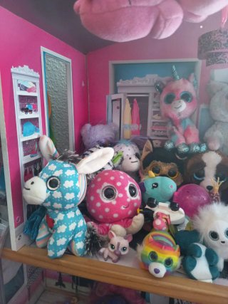 Lote de peluches y muñecos variados