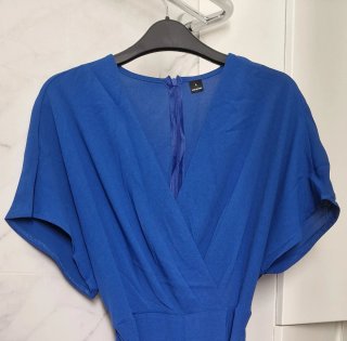 Mono azul de verano