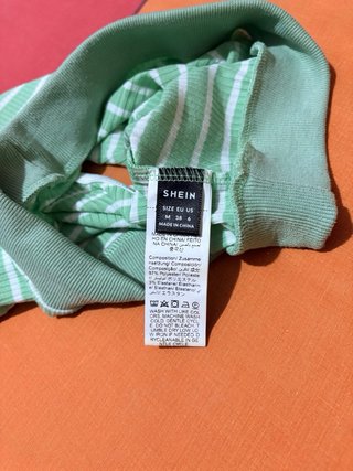 Top verde y blanco de algodón elástico