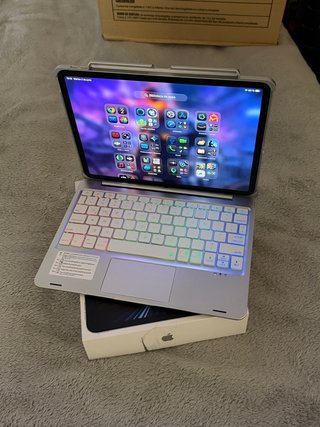  iPad Pro M1 128GB + Magic Keyboard