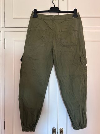 Pantalones cargo verde militar