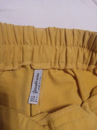 Pantalón de verano amarillo