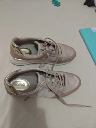Tenis Michael Kors Rosa y Dorado
