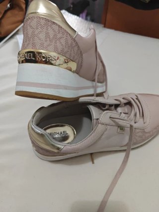 Tenis Michael Kors Rosa y Dorado