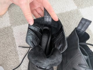 Botas de cuero negras con cordones
