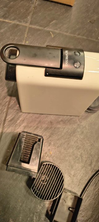 Cafetera Nespresso deLonghi perfecta