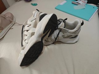 Tenis Michael Kors Blancos y Negros