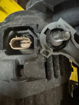 Alternador Mazda 6 2.0i