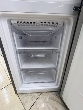 Nevera Indesit Plateada A++ No Frost Combi