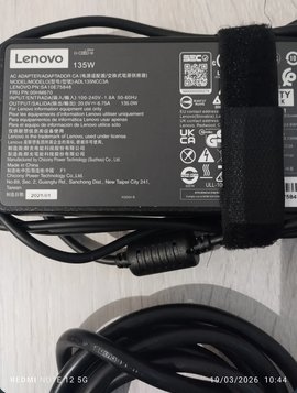 Cargador Lenovo 135W (No USB-C) COMO NUEVO