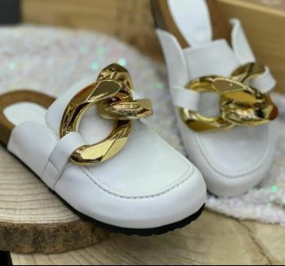 Mule da donna con catena dorata