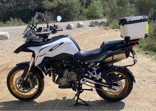 QJ Motor SRT 700X Adventure