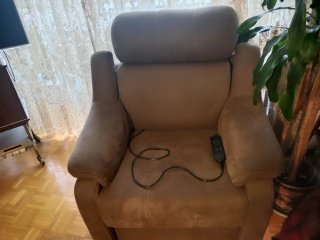 Sofá 3 plazas + 2 sillones (1 eléctrico).