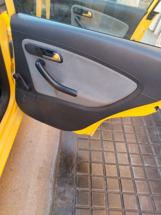 Seat Ibiza Amarillo