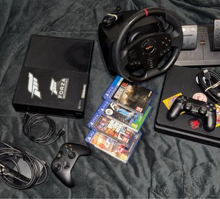 Pacchetto PS4 e Xbox One + Volante e Pedali