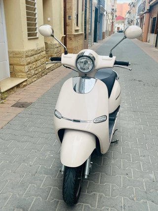 Moto Scooter 125cc Beige Automática