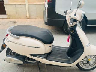 Moto Scooter 125cc Beige Automática