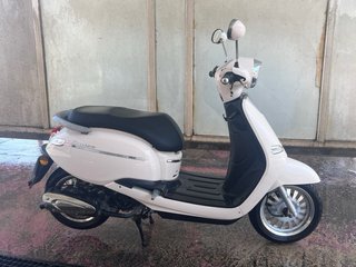 Moto Scooter 125cc Beige Automática