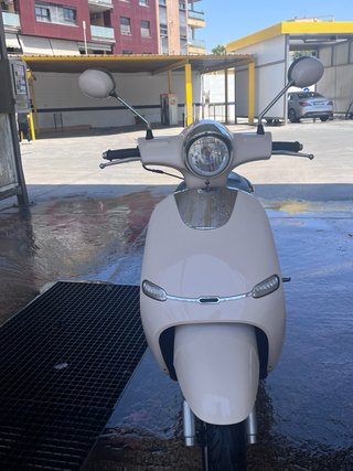 Moto Scooter 125cc Beige Automática