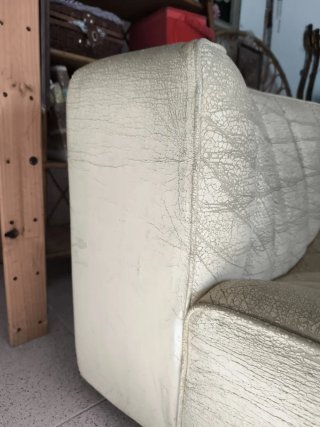 Sillón vintage beige y blanco