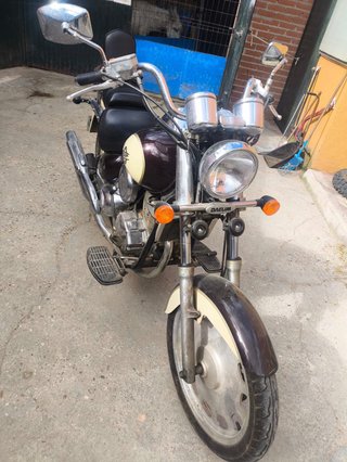 DAELUM 125 Cruiser Negra y Beige