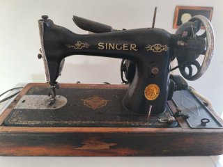 Máquina de coser Singer antigua