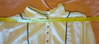 Blusa estilo romántico color marfil