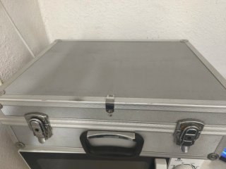 Fresadora con maletín y accesorios