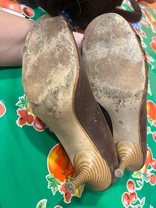 Zapatos de tacón fino marrones talla 40