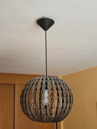 Lámpara de techo colgante de mimbre