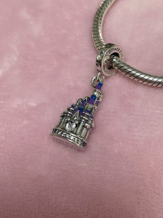 Charm Castillo Disneyland